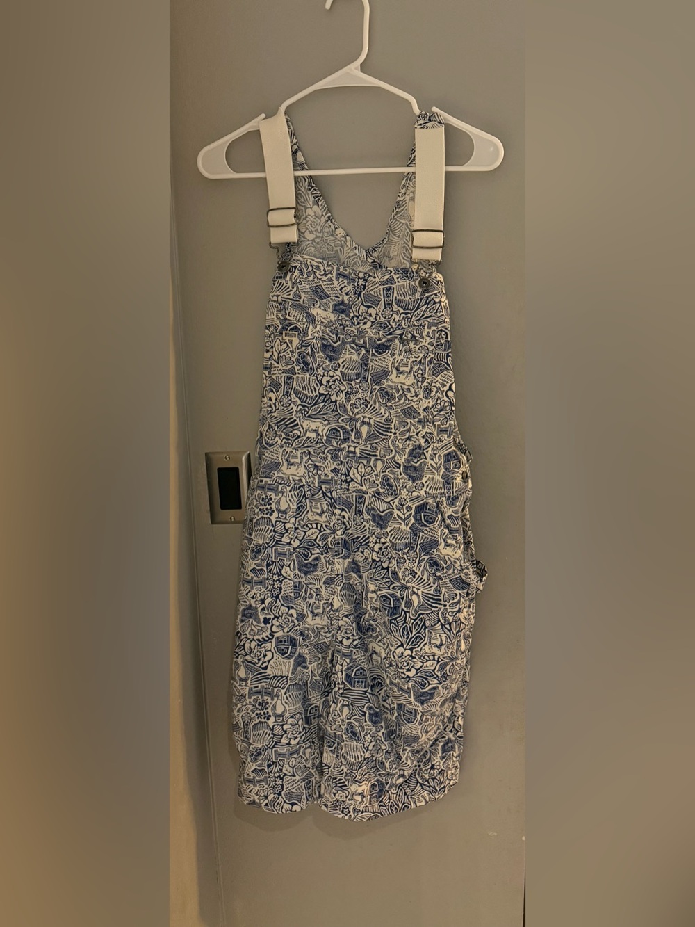 Duluth Trading Heirloom Gardening Shortalls in Farm Toile